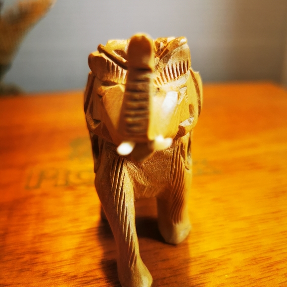 Vintage Hand Carved Wood Elephant with Baby Elephant Inside - Picture 7 of 14